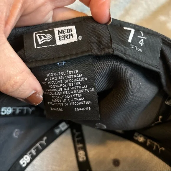 Boston Red Sox Hat - Picture 3 of 5